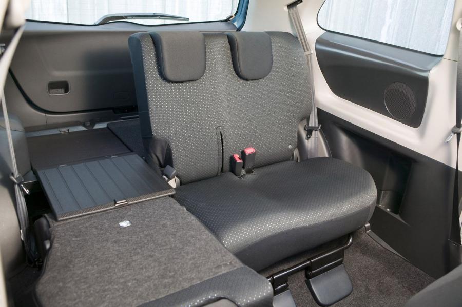  Toyota Yaris 2005 года  (фото 139 из 165)